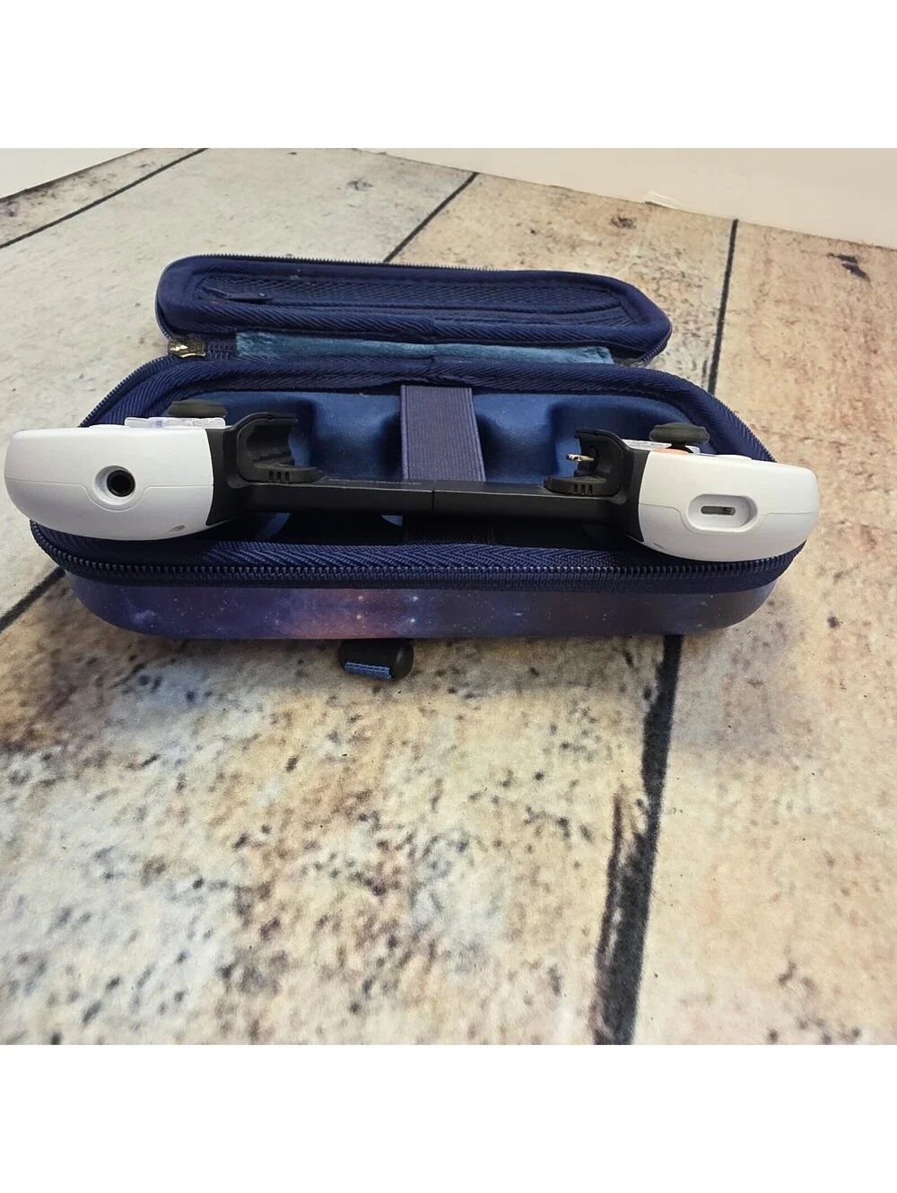 Backbone One PlayStation Edition (USB-C) with Carrying Case -lightning Connector
